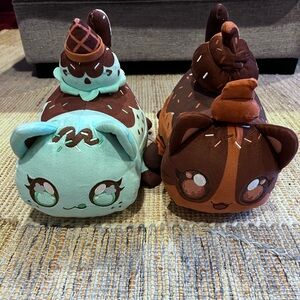 2 Aphmau Meemeow 12inch Jumbo Ice Cream collection